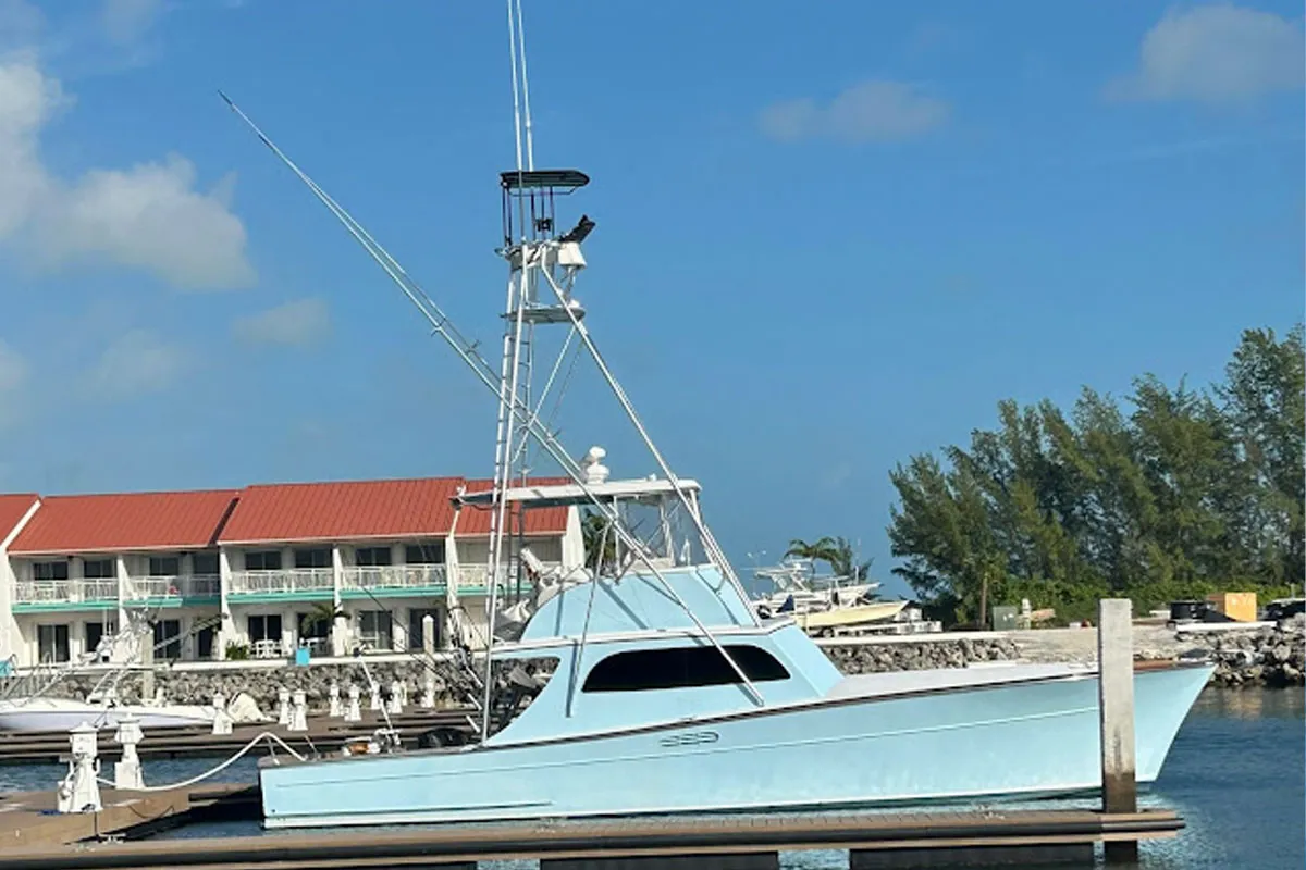 Just Cuz Florida Keys fishing charters - Custom 42' Merritt for offshore sportfishing